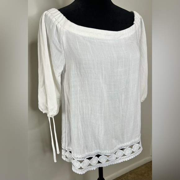 Anthropologie Greylin Akela White Off The Shoulder Top Half Sleeve small EUC - Picture 3 of 9